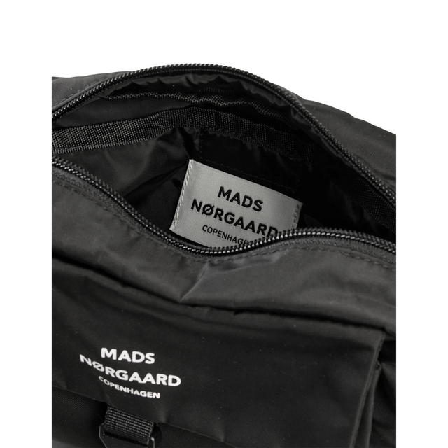 Mads Nørgaard – Tian Fae Tasche