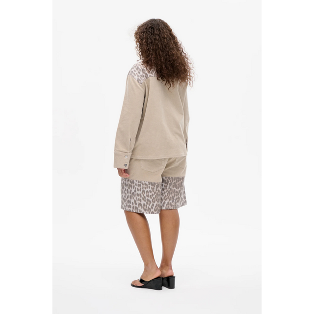 Cool Birna jakke med leo fra Baum und Pferdgarten - helfigur bag