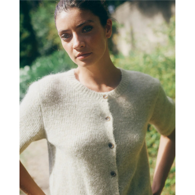 Smuk Thora kortærmet cardigan fra Mos Mosh - lifestyle