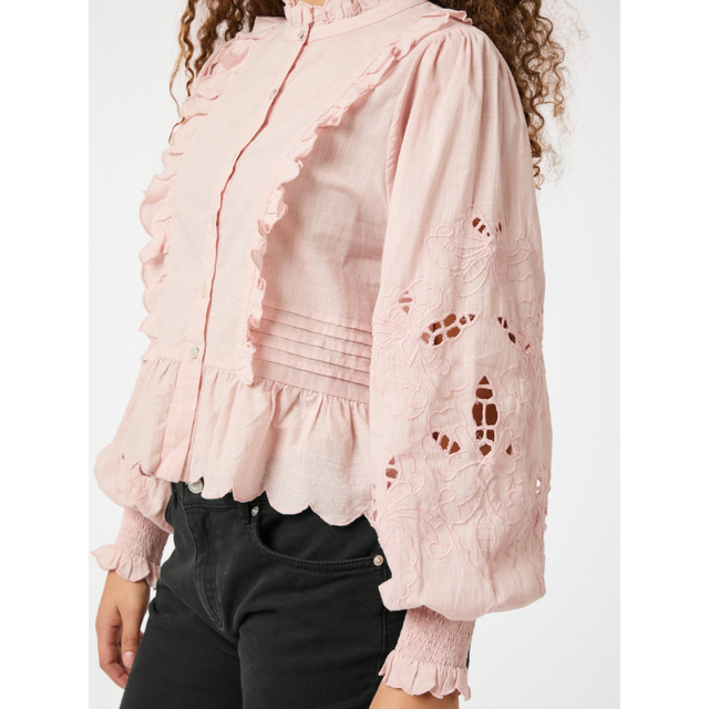 Neo Noir-Petrine Embroidery Blouse