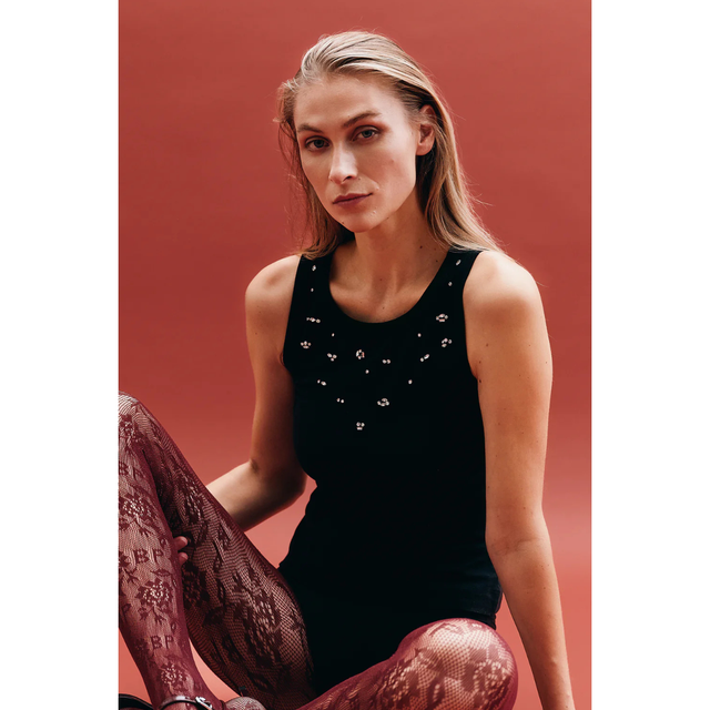 Tree and Horse Garden Joline