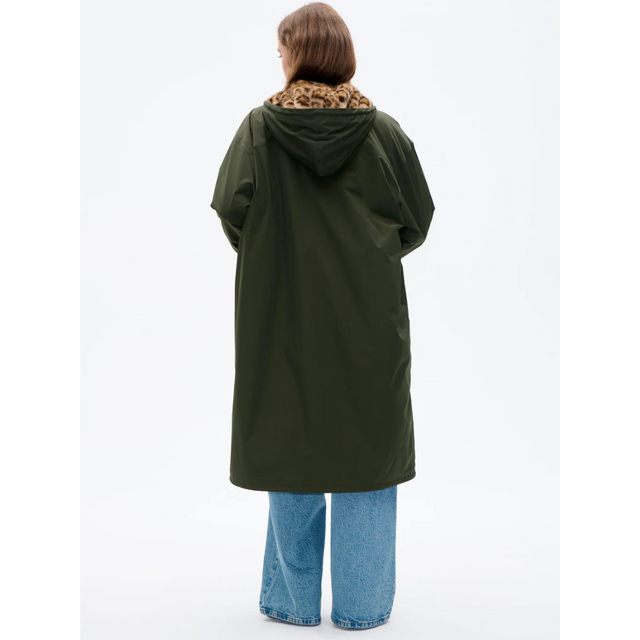 Tree and Horse Garden Demi