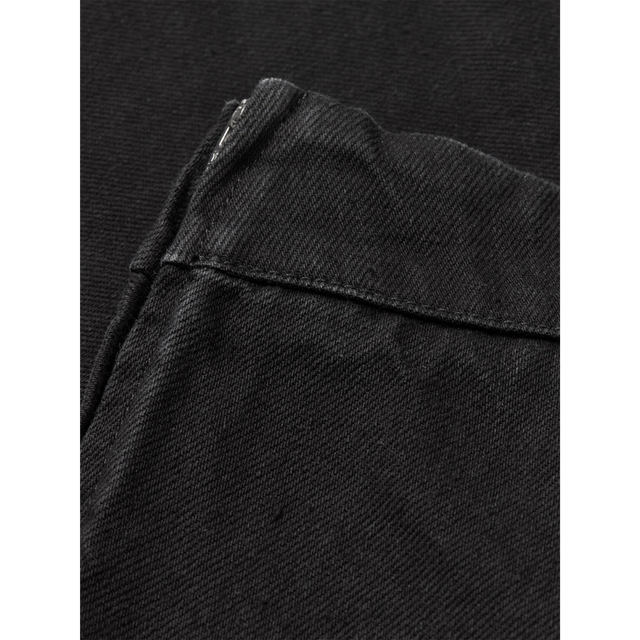 Stelly-Rock aus gefärbtem Denim von Mads Nørgaard