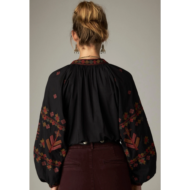 Maison Hotel Robin Blouse