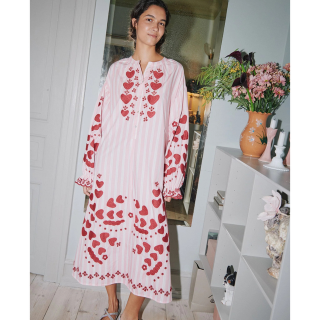 Smuk lyserød Elisabeth kjole fra Sissel Edelbo - lifestyle